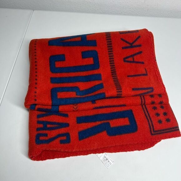 Six Flags Discovery Kingdom Magic Mountain Blanket Printed Fleece Throw 60”x50” - Picture 5 of 7